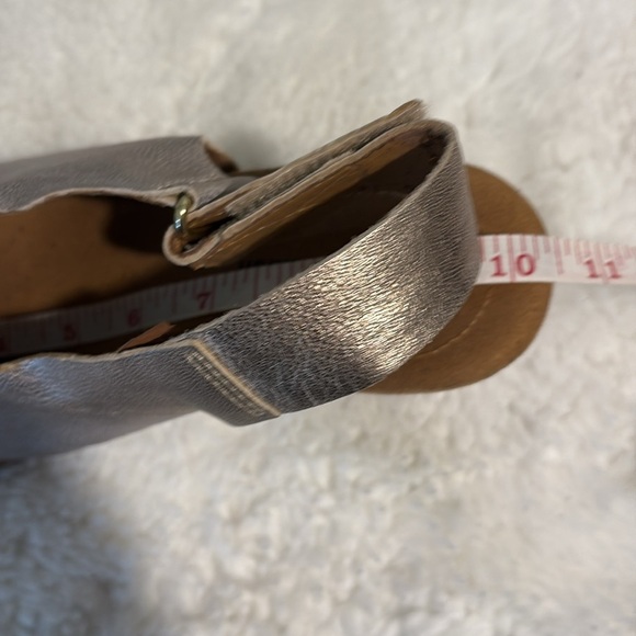 Clark’s Annabel Eirwyn Metallic Gold sandals - Picture 9 of 9